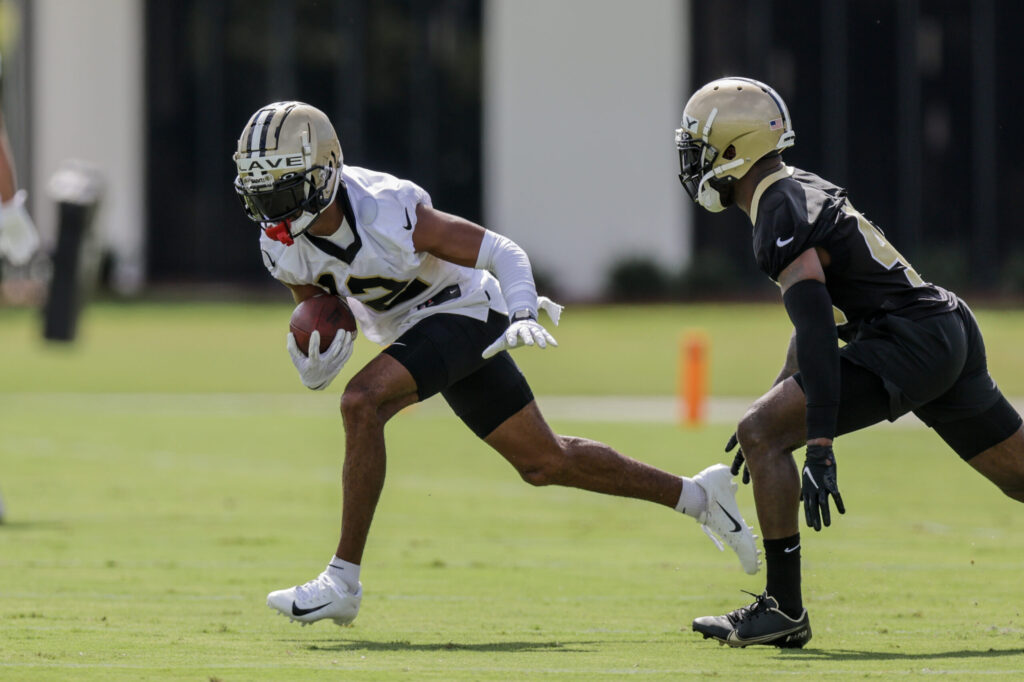 NFL reserve players practicing kickoff coverage on special teams