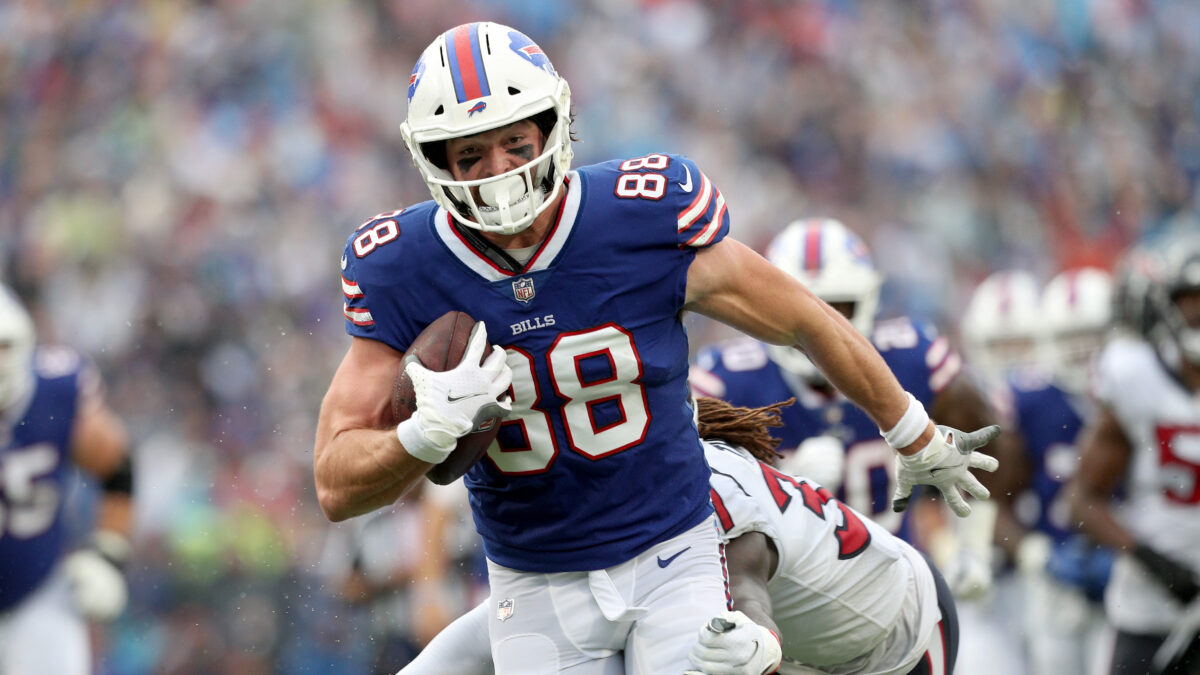 Tight end releasing into a route after play action